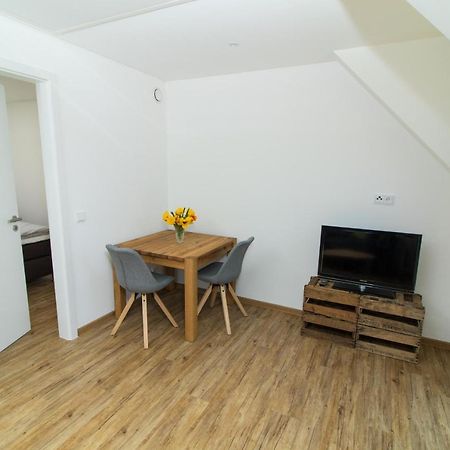 Ferienweingut Ulrike Thul Apartment ไลเวน ภายนอก รูปภาพ