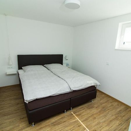 Ferienweingut Ulrike Thul Apartment ไลเวน ภายนอก รูปภาพ